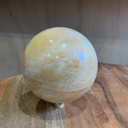 HONEY CALCITE SPHERE (HUUUUGGGEEEE 737GRAMS!!!!)