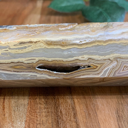 AUSTRALIAN CRAZY LACE AGATE TOWER
