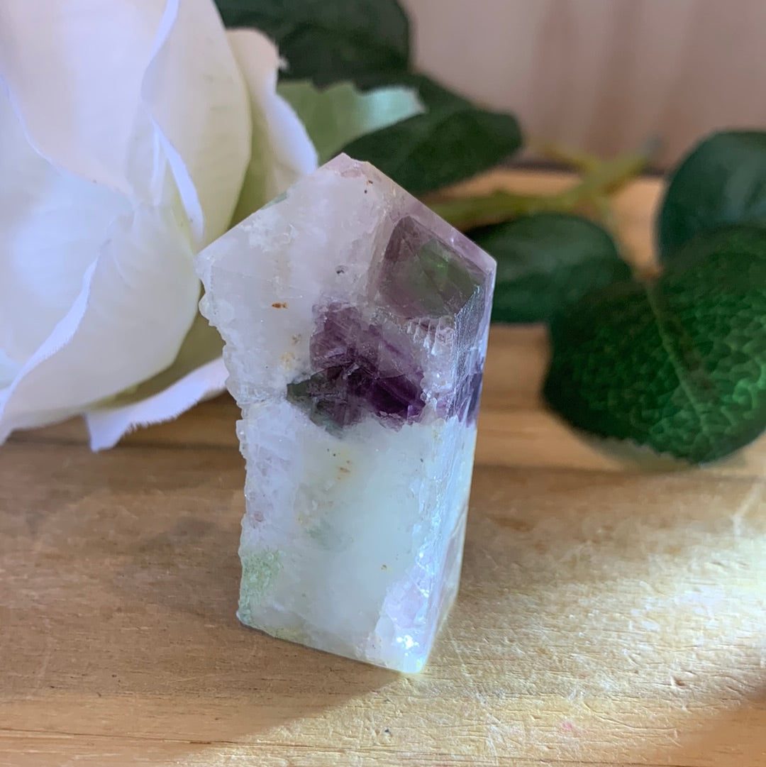 FLUORITE POINTS WITH QUARTZ