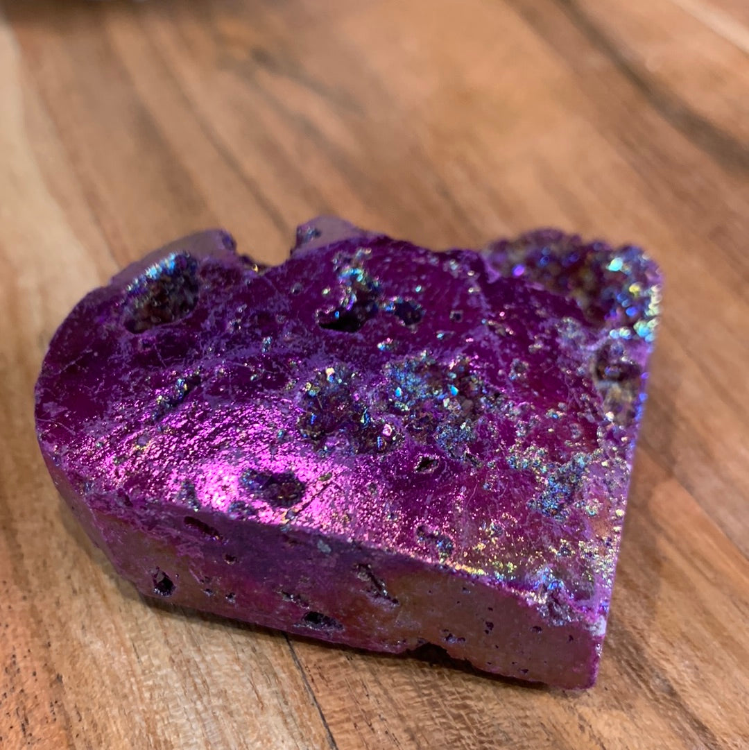 AURA COATED SPHALERITE HEARTS