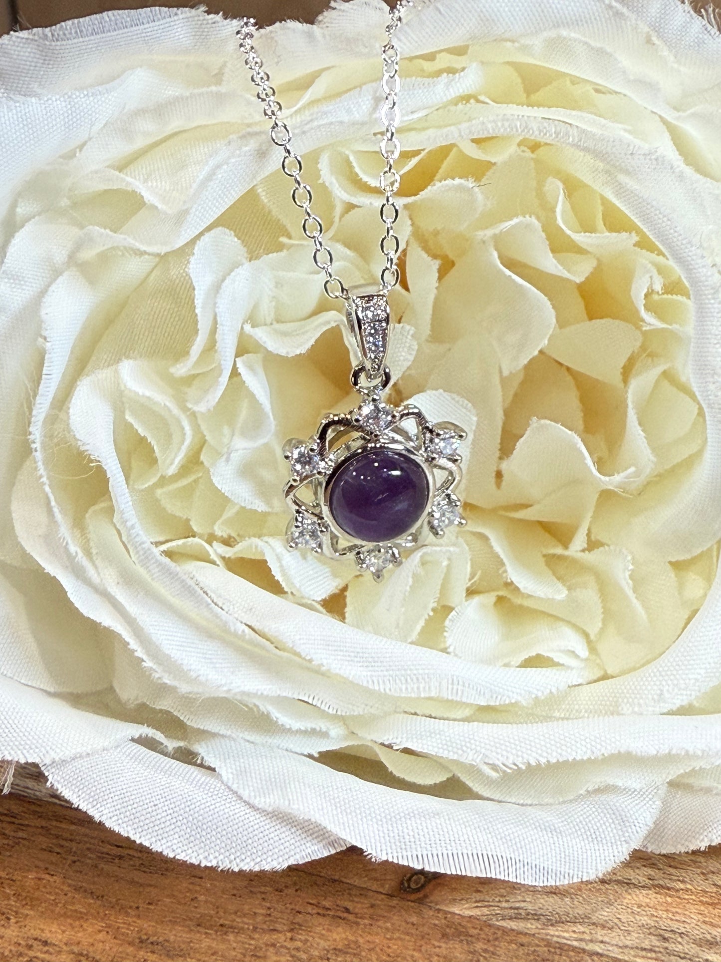 CRYSTAL PENDANTS/NECKLACES