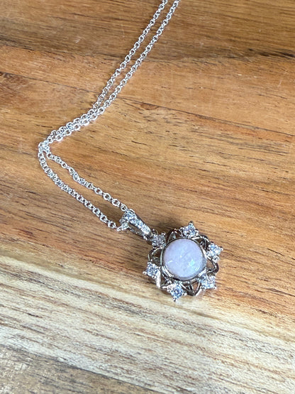 CRYSTAL PENDANTS/NECKLACES