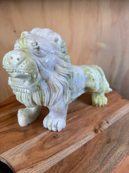 YELLOW AND WIHTE JADE LION  3kg & 627grams