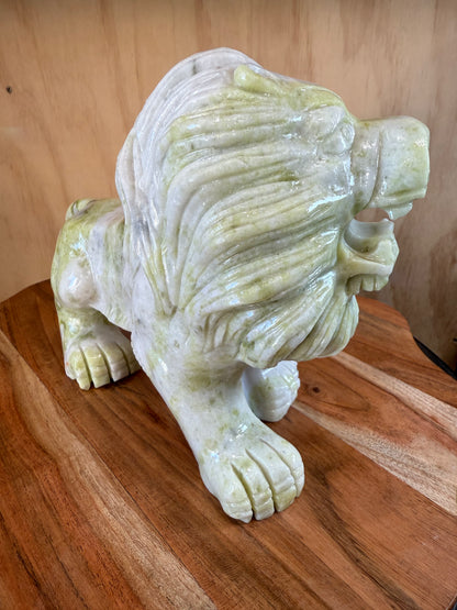 YELLOW AND WIHTE JADE LION  3kg & 627grams