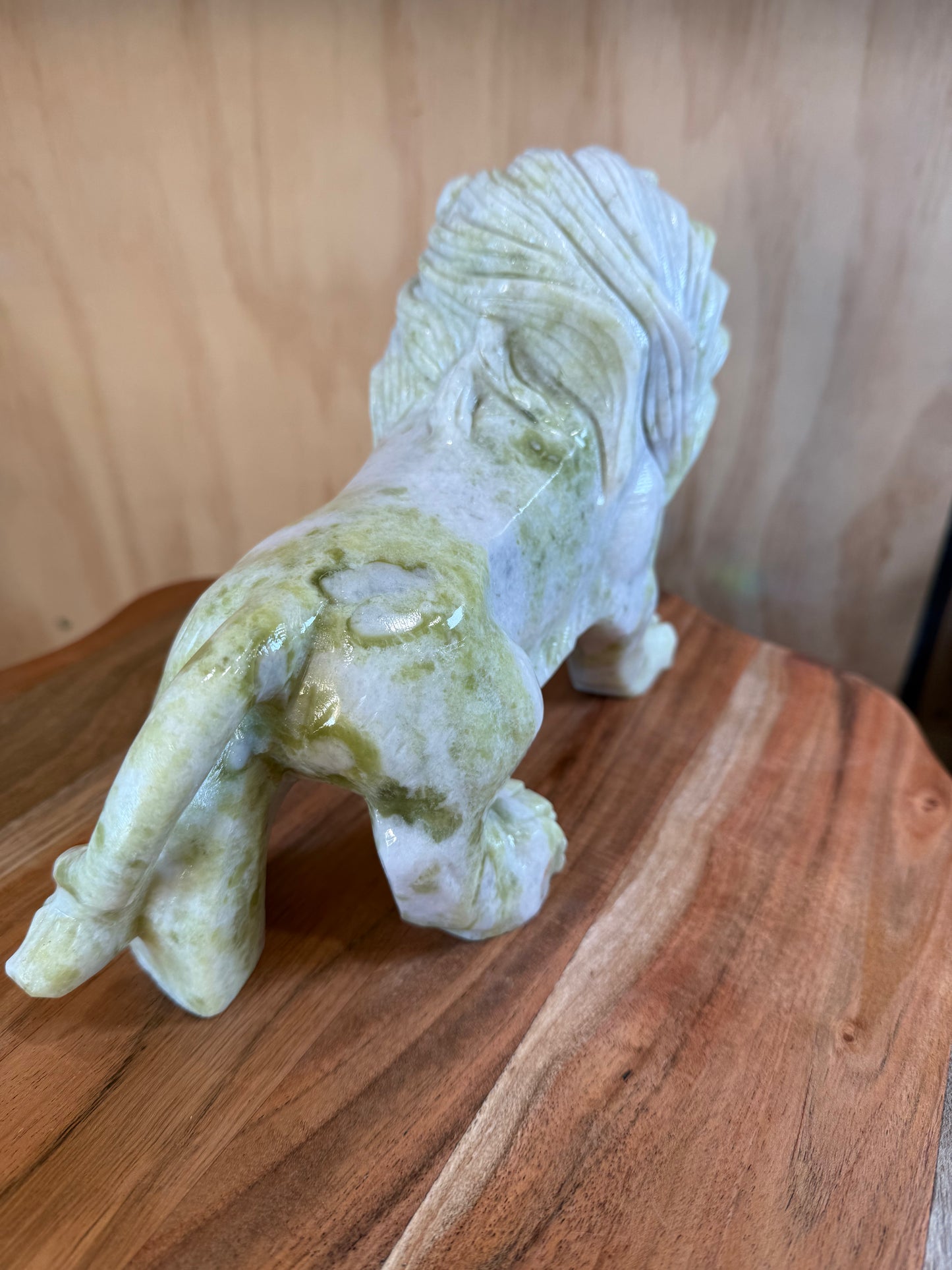 YELLOW AND WIHTE JADE LION  3kg & 627grams