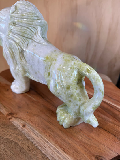 YELLOW AND WIHTE JADE LION  3kg & 627grams