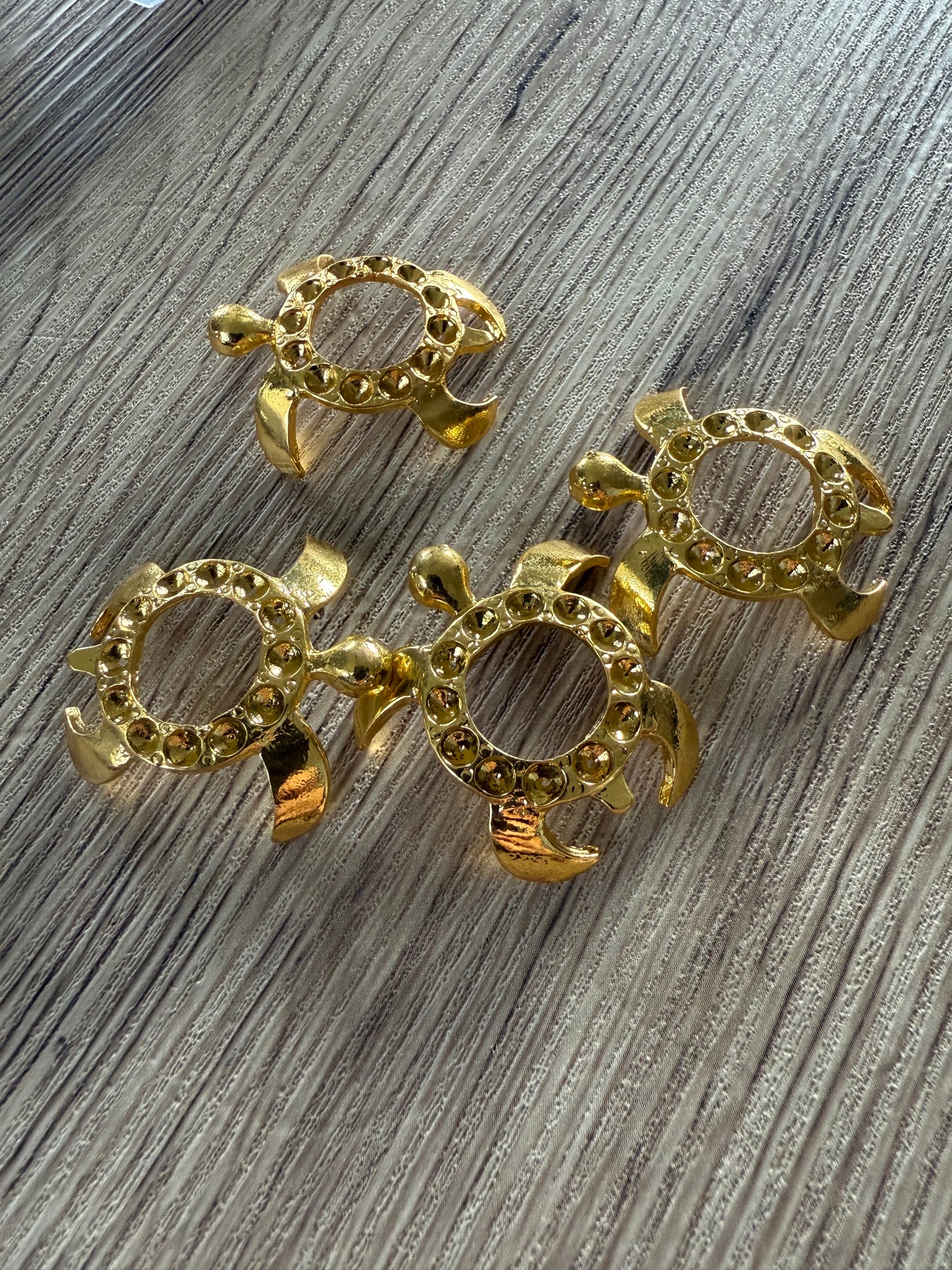 SPHERE HOLDERS