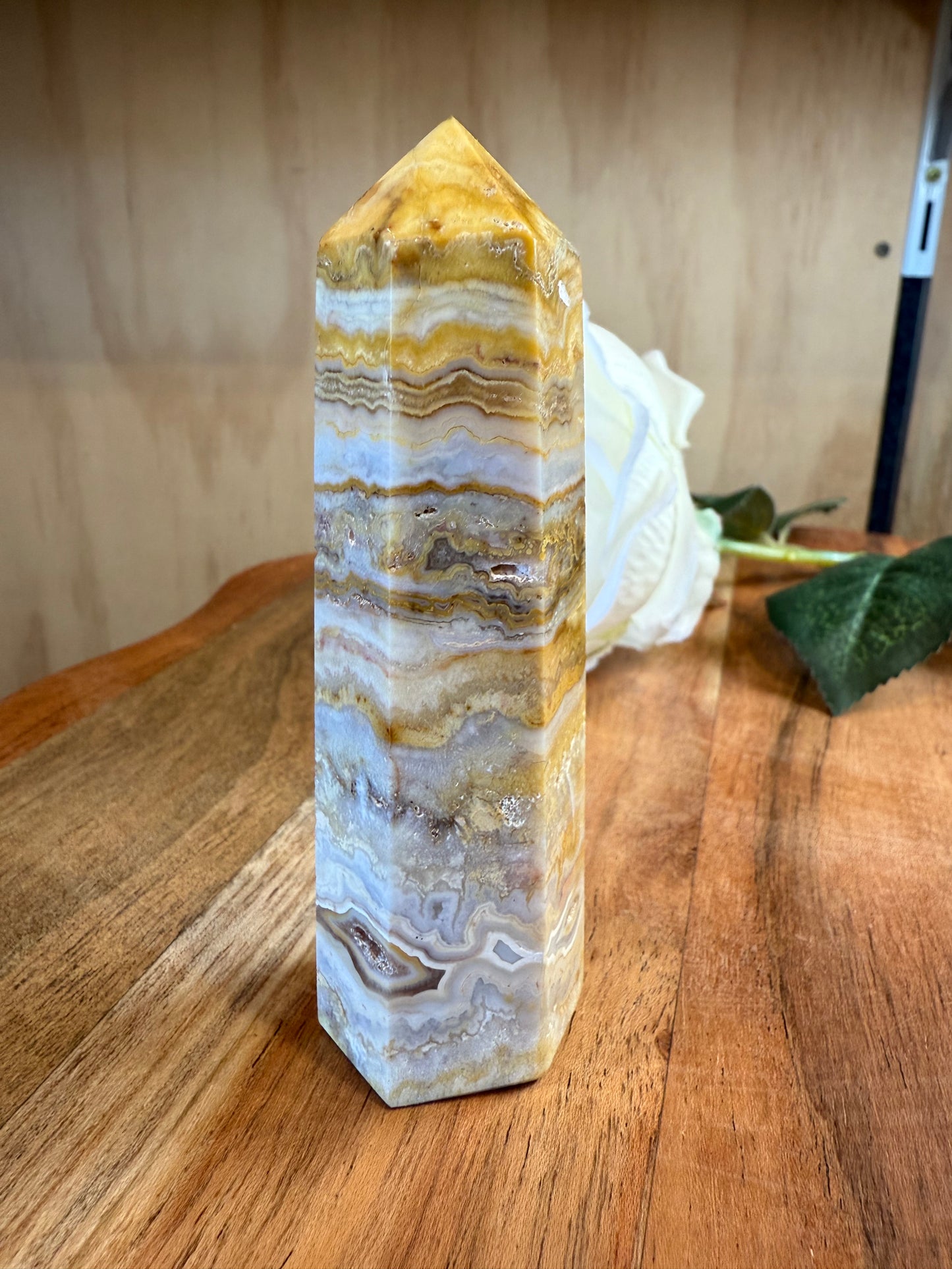 CRAZY LACE AGATE POINT