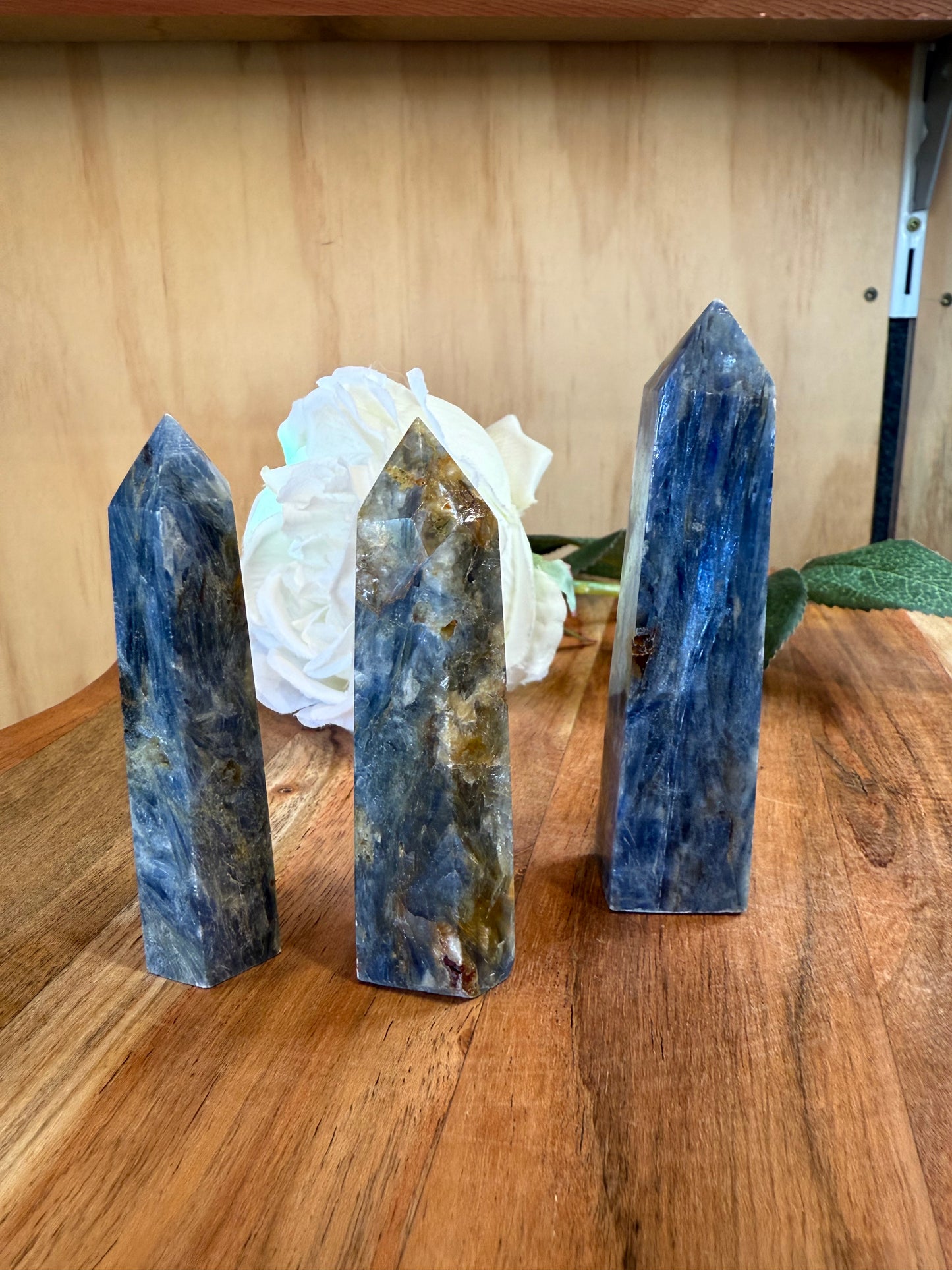 BLUE KYANITE POINT