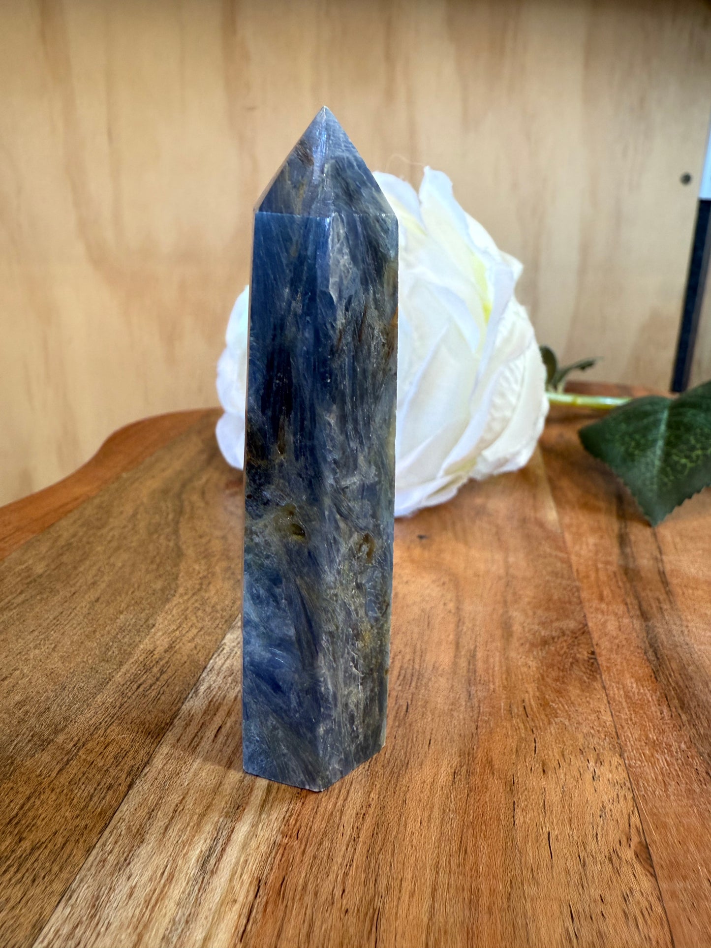 BLUE KYANITE POINT