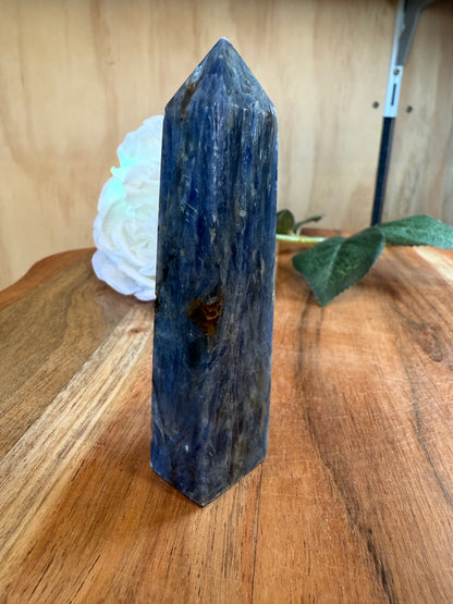 BLUE KYANITE POINT