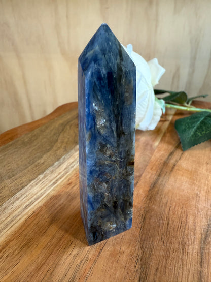 BLUE KYANITE POINT