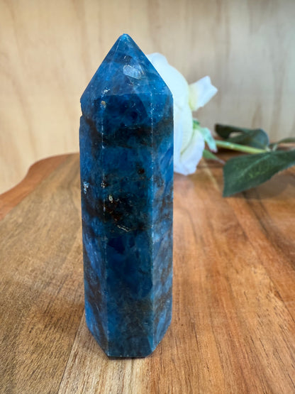 BLUE APATITE POINT