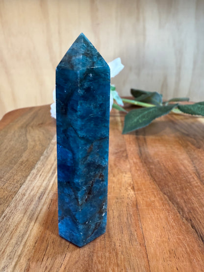 BLUE APATITE POINT