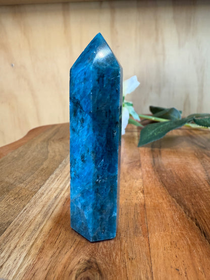 BLUE APATITE POINT