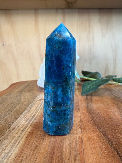 BLUE APATITE POINT