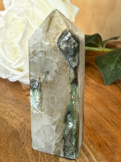 GREEN MICA POINT