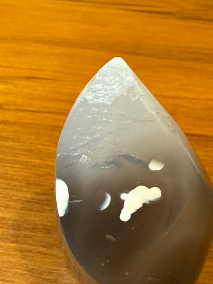 ORCA AGATE FLAME (HAS CHIP)