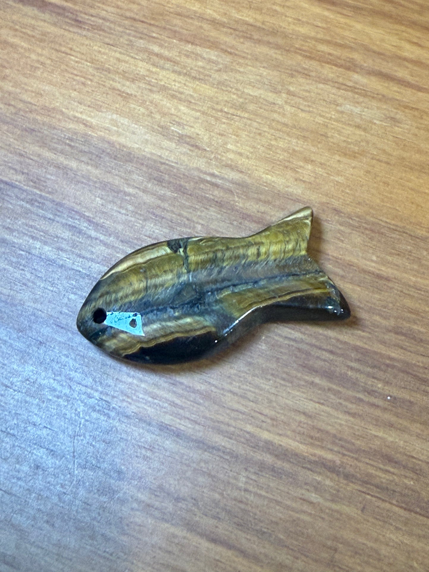 CRYSTAL FLAT FISH (flat, some with holes to hang)