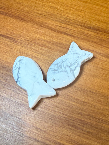 CRYSTAL FLAT FISH (flat, some with holes to hang)