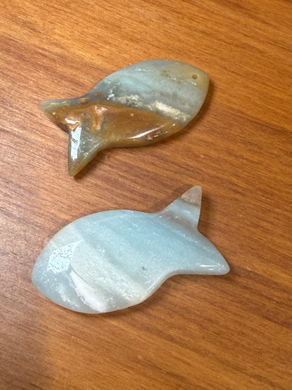 CRYSTAL FLAT FISH (flat, some with holes to hang)