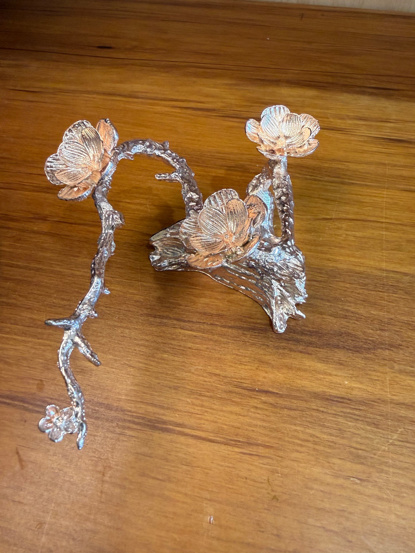 ROSE GOLD TREE WITH FLOWERS SPHERE HOLDER