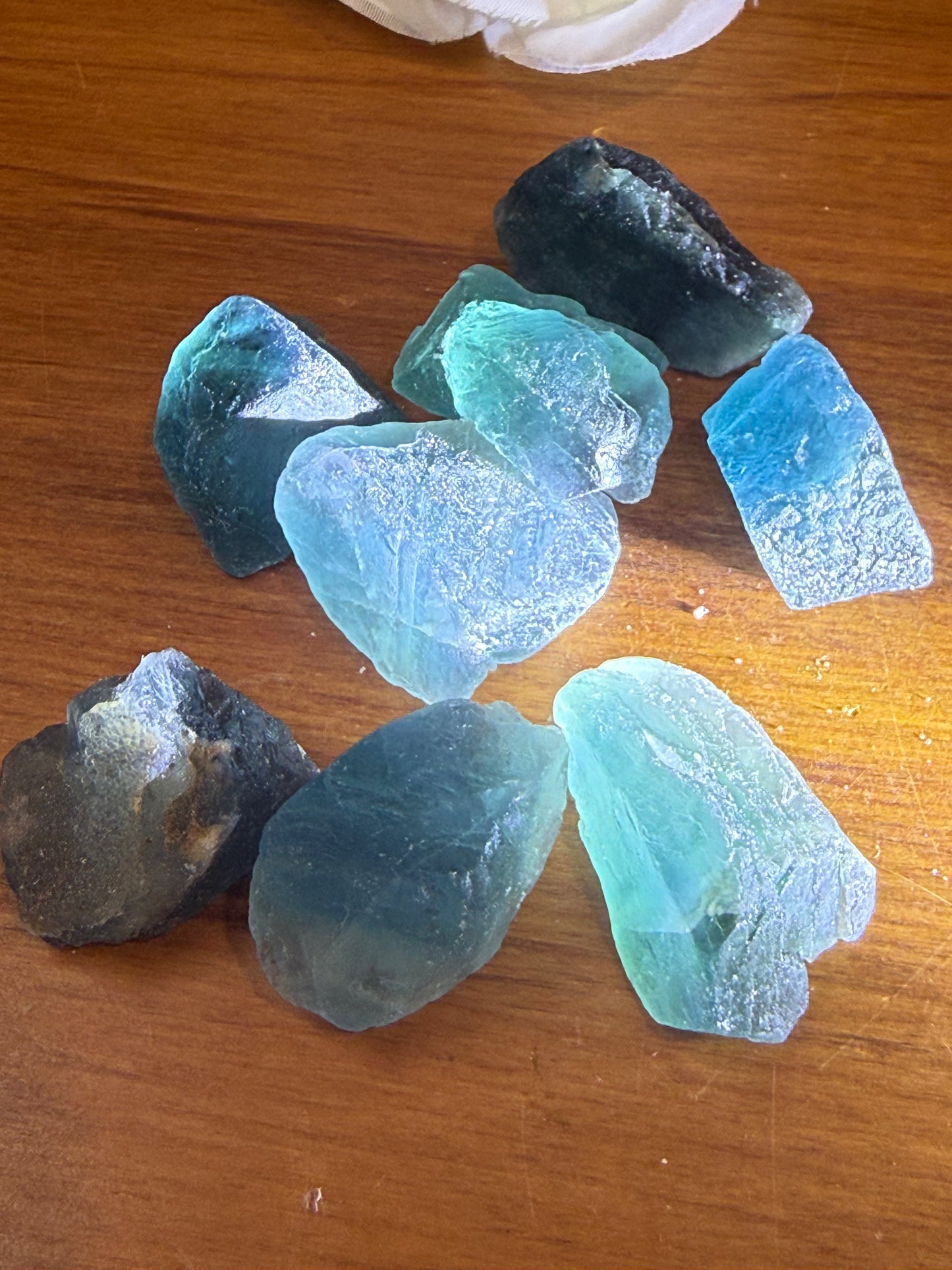 BLUE FLUORITE RAWS (UV ACTIVE)