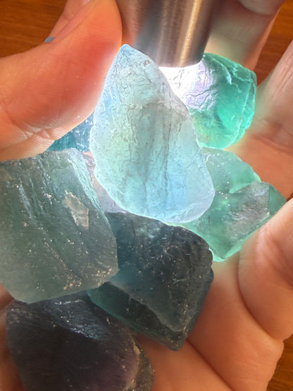 BLUE FLUORITE RAWS (UV ACTIVE)