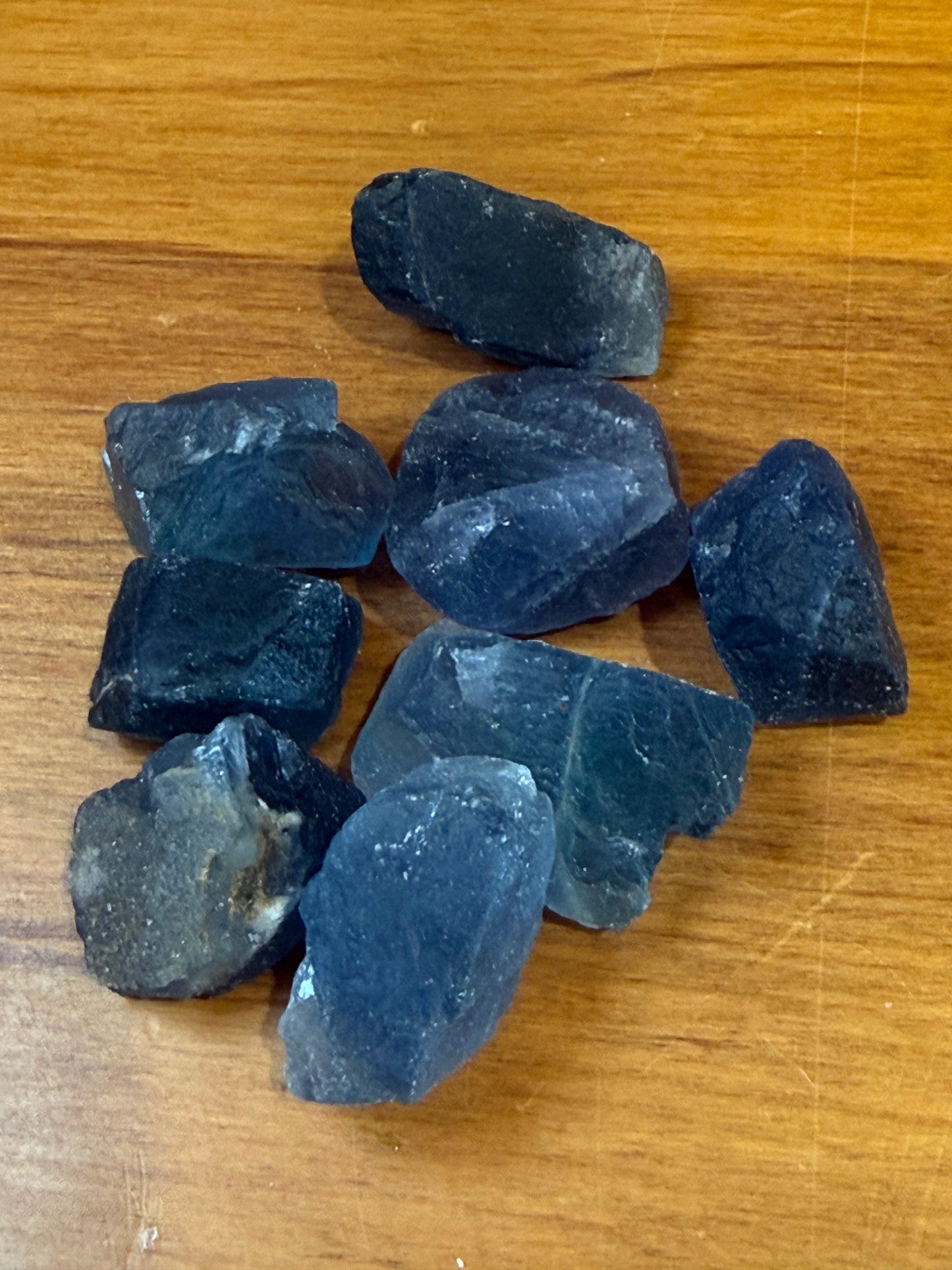 BLUE FLUORITE RAWS (UV ACTIVE)