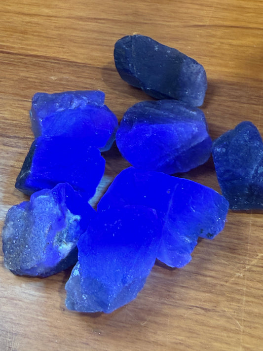 BLUE FLUORITE RAWS (UV ACTIVE)
