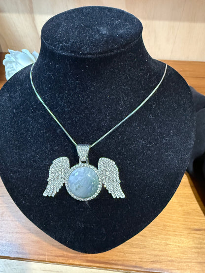 CRYSTAL PENDANTS/NECKLACES
