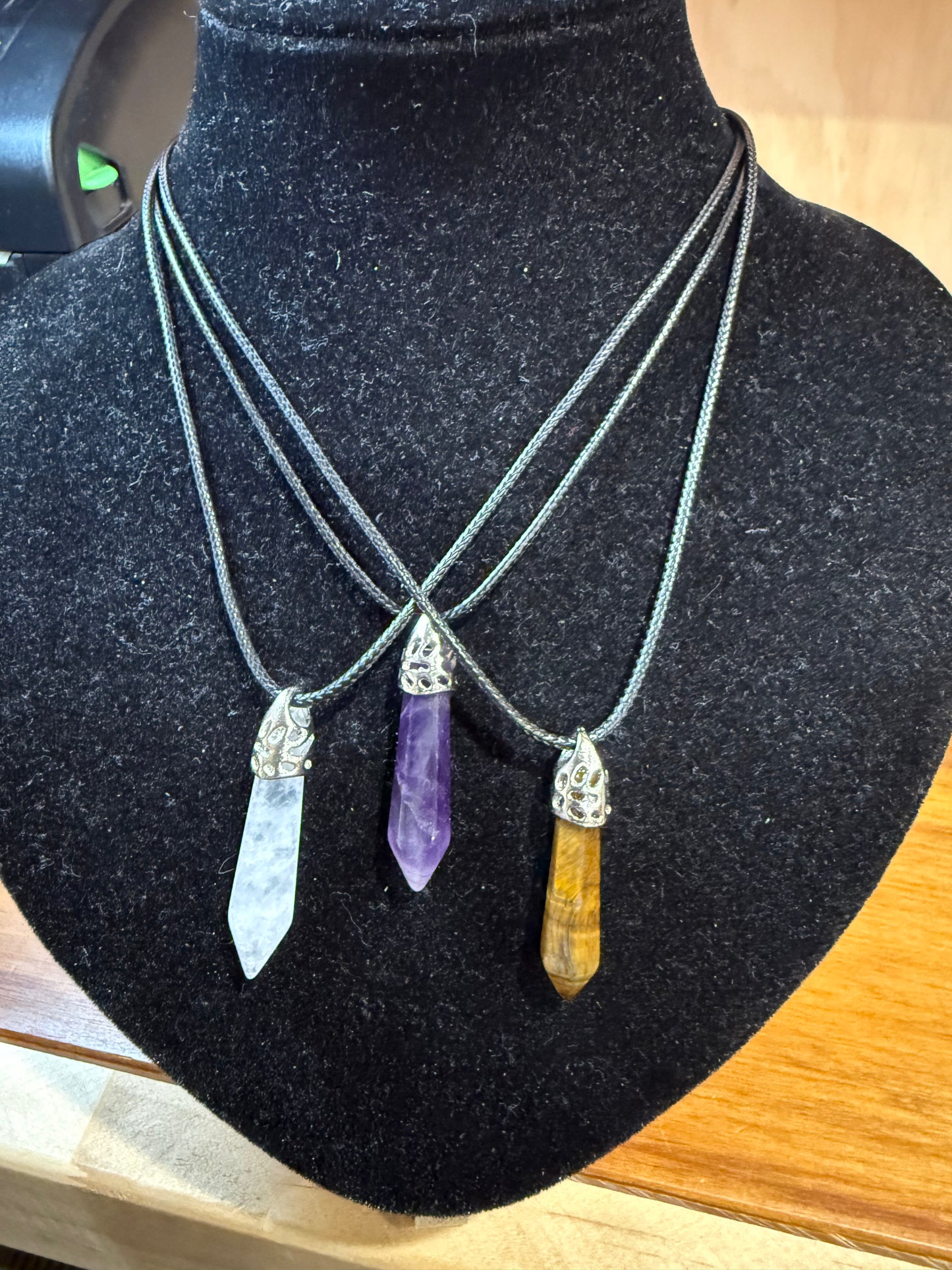 CRYSTAL PENDANTS/NECKLACES