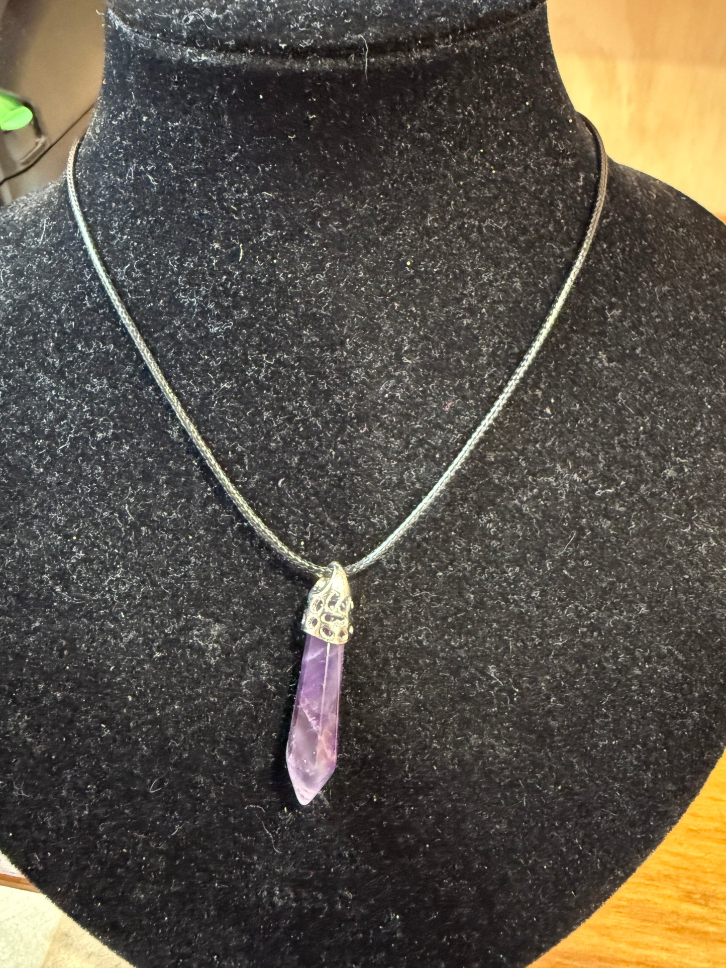 CRYSTAL PENDANTS/NECKLACES