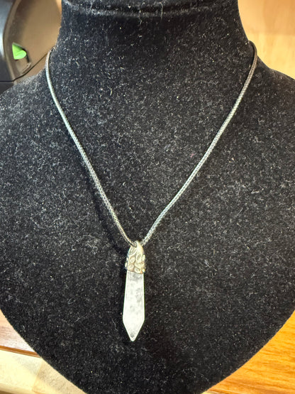 CRYSTAL PENDANTS/NECKLACES