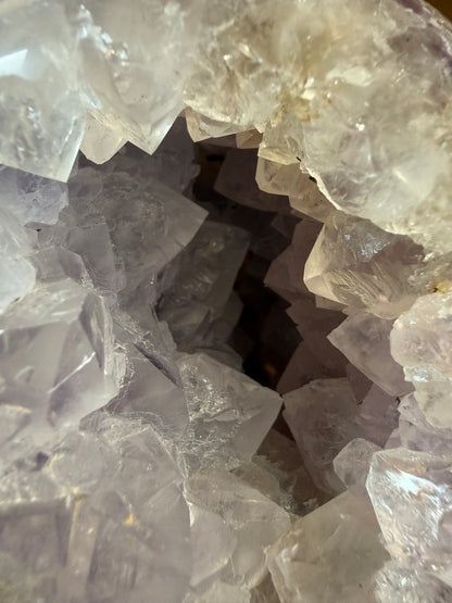 A WHOPPING 2 1/2 KG DRUUZY AGATE AMETHYST SPHERE WITH UV REACTION