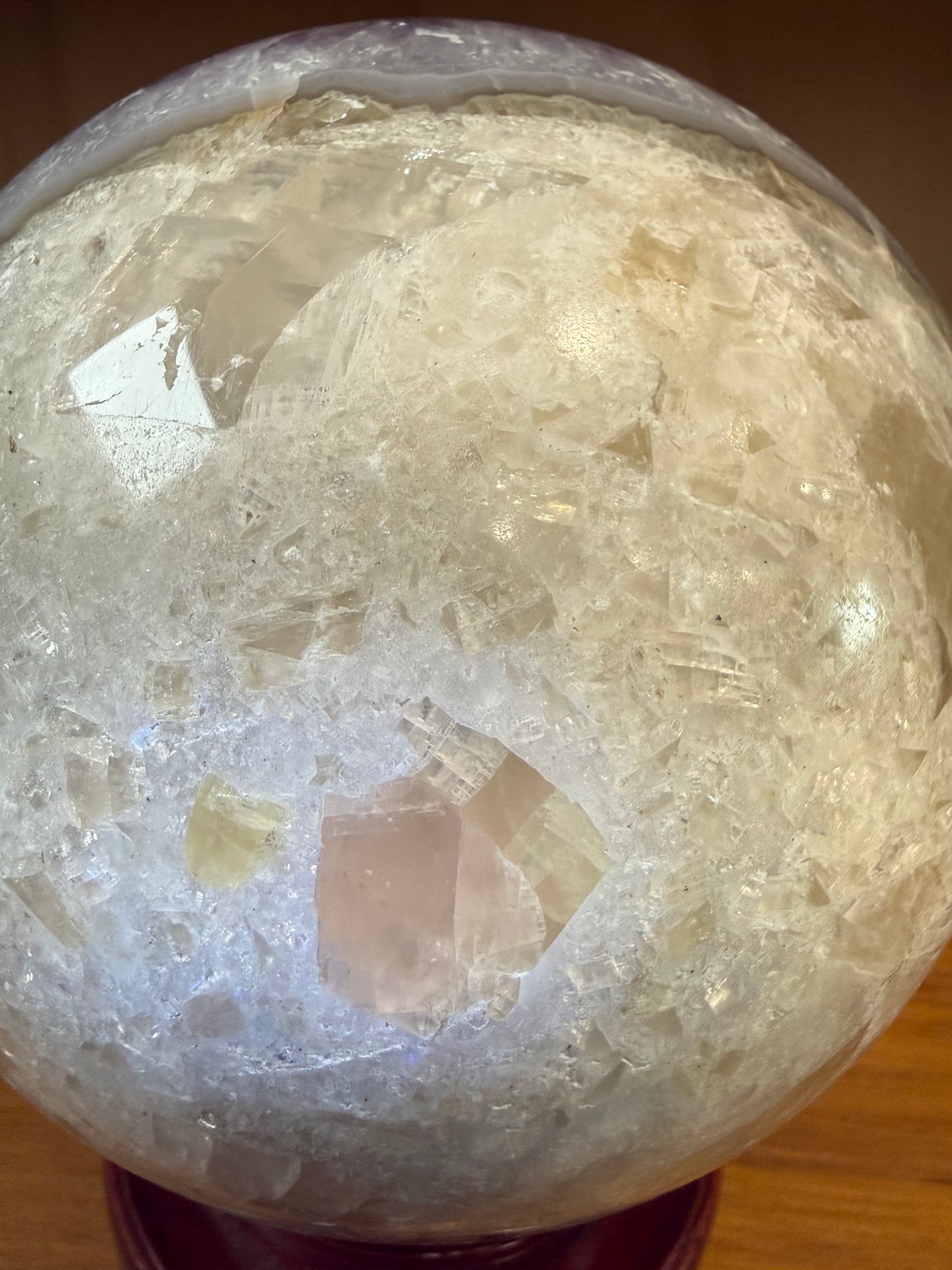 A WHOPPING 2 1/2 KG DRUUZY AGATE AMETHYST SPHERE WITH UV REACTION
