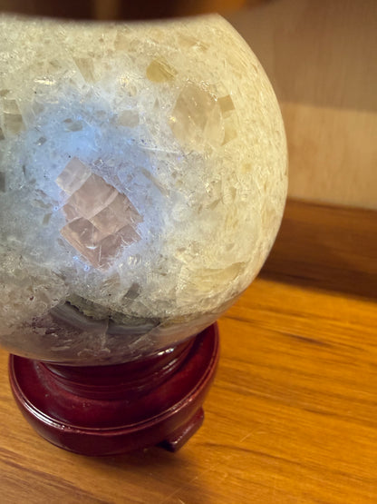 A WHOPPING 2 1/2 KG DRUUZY AGATE AMETHYST SPHERE WITH UV REACTION