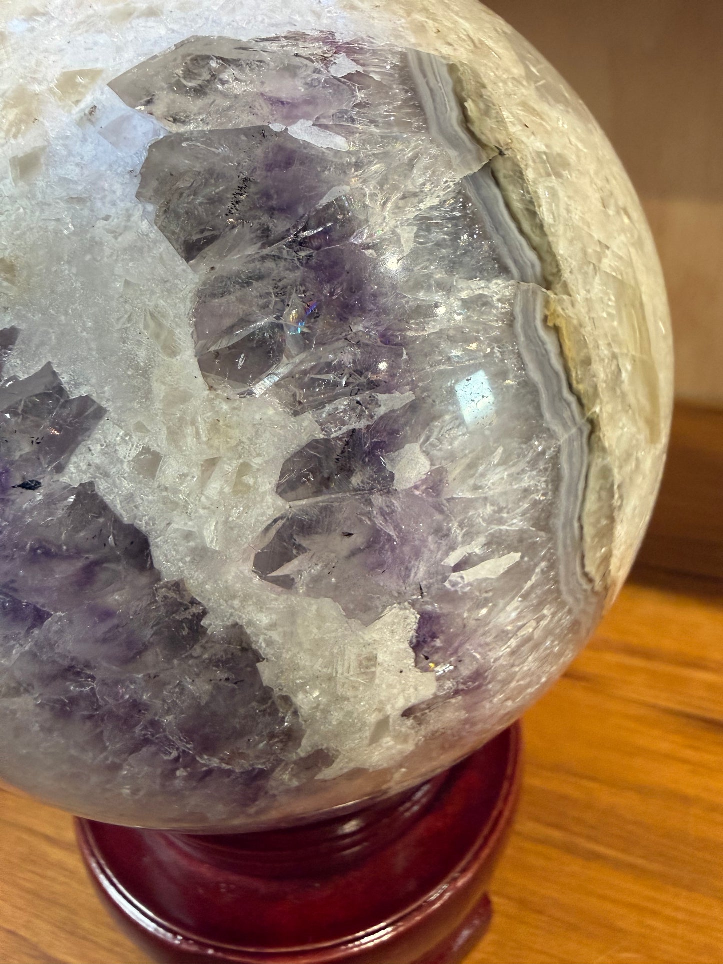 A WHOPPING 2 1/2 KG DRUUZY AGATE AMETHYST SPHERE WITH UV REACTION