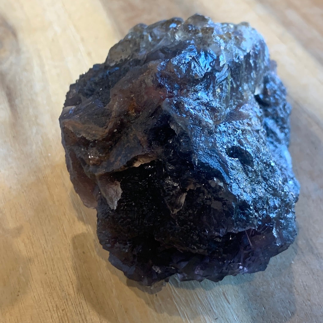 BLACK FLUORITE RAWS (UV ACTIVE)