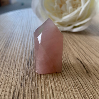 ROSE QUARTZ POINT