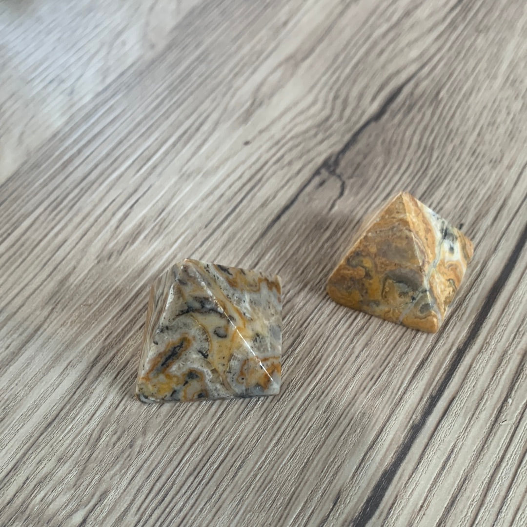 INDIAN BUMBLEBEE JASPER MINI PYRAMIDS