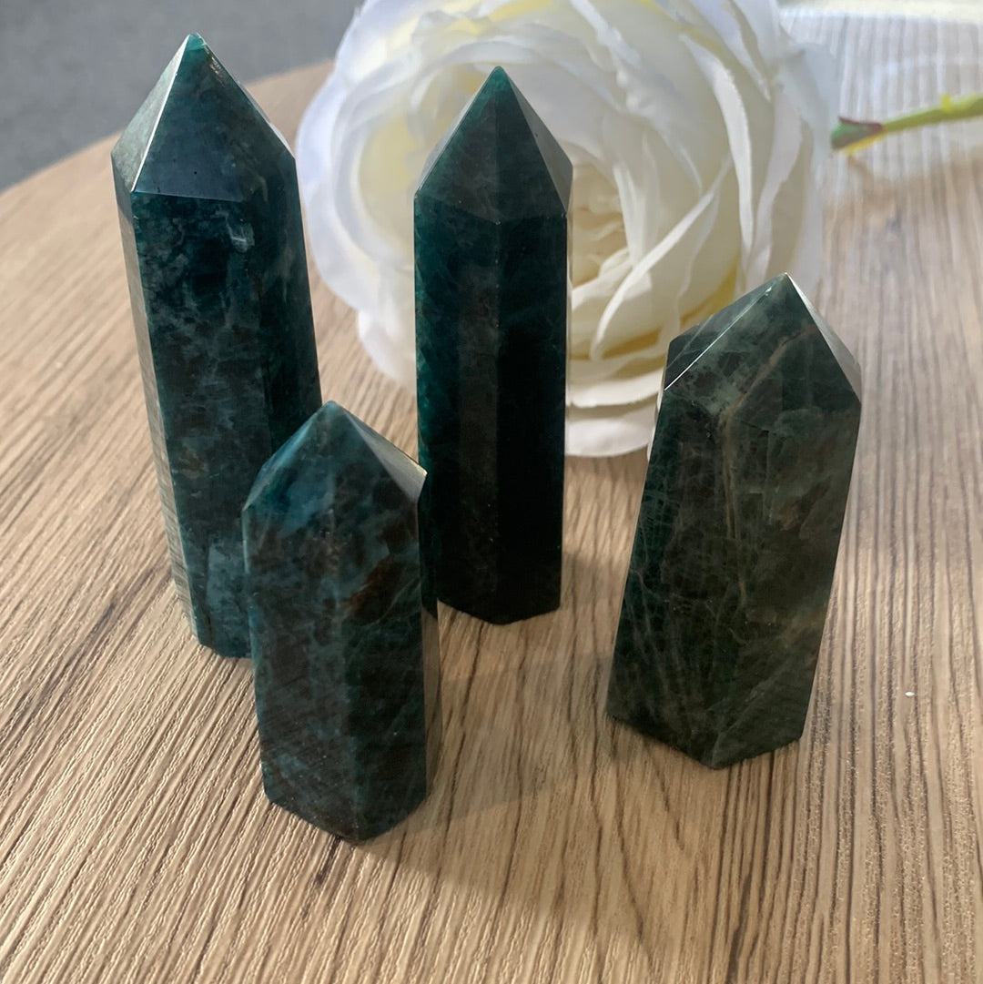 GREEN APATITE POINTS