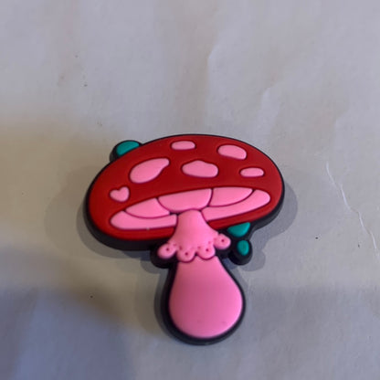 MUSHROOM JIBBITZ/CROC CHARMS