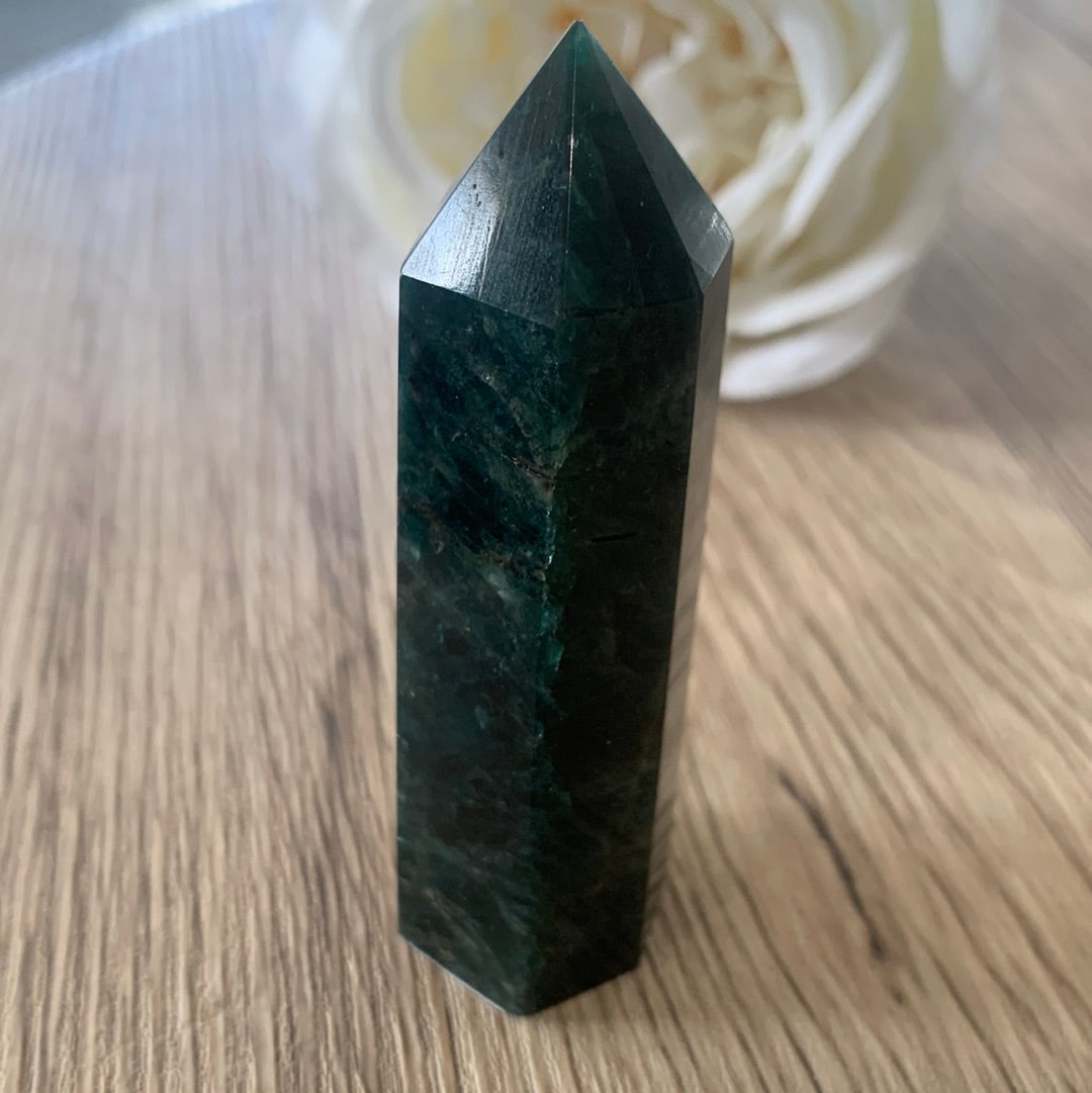 GREEN APATITE POINTS