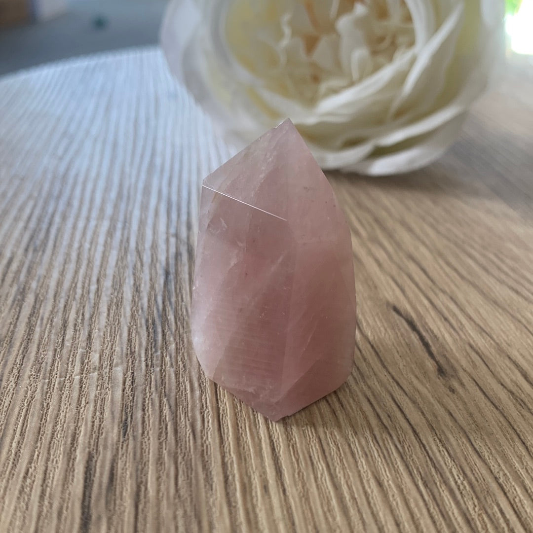 ROSE QUARTZ POINT