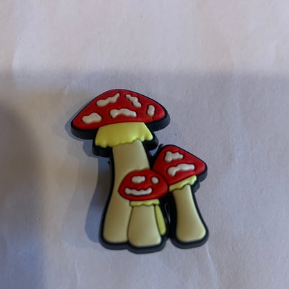 MUSHROOM JIBBITZ/CROC CHARMS