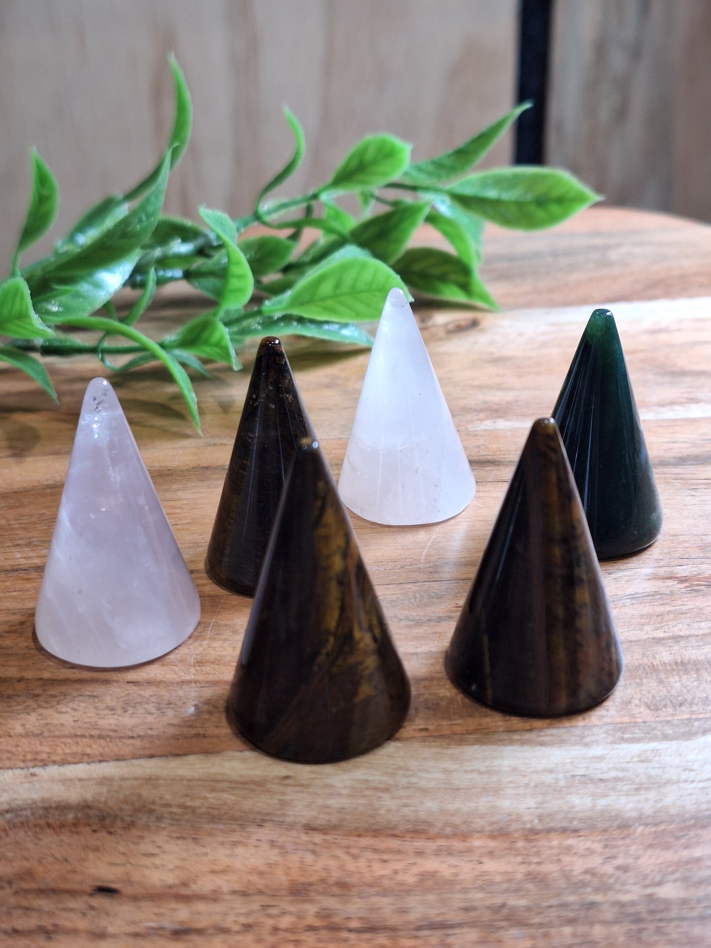 CRYSTAL RING HOLDERS