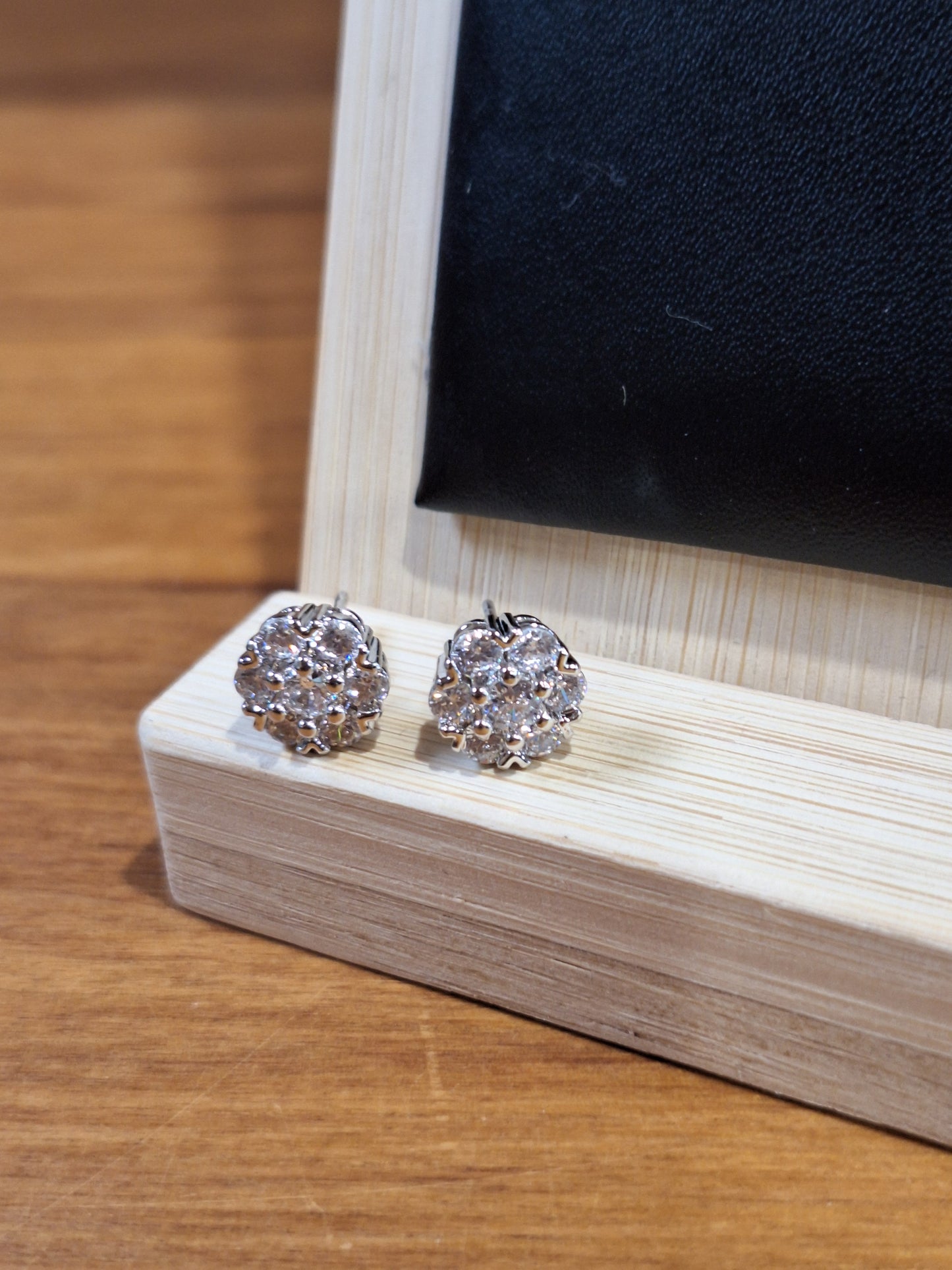 NON CRYSTAL JEWELLERY