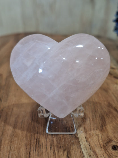 ROSE QUARTZ HEART (STAND NOT INCLUDED)