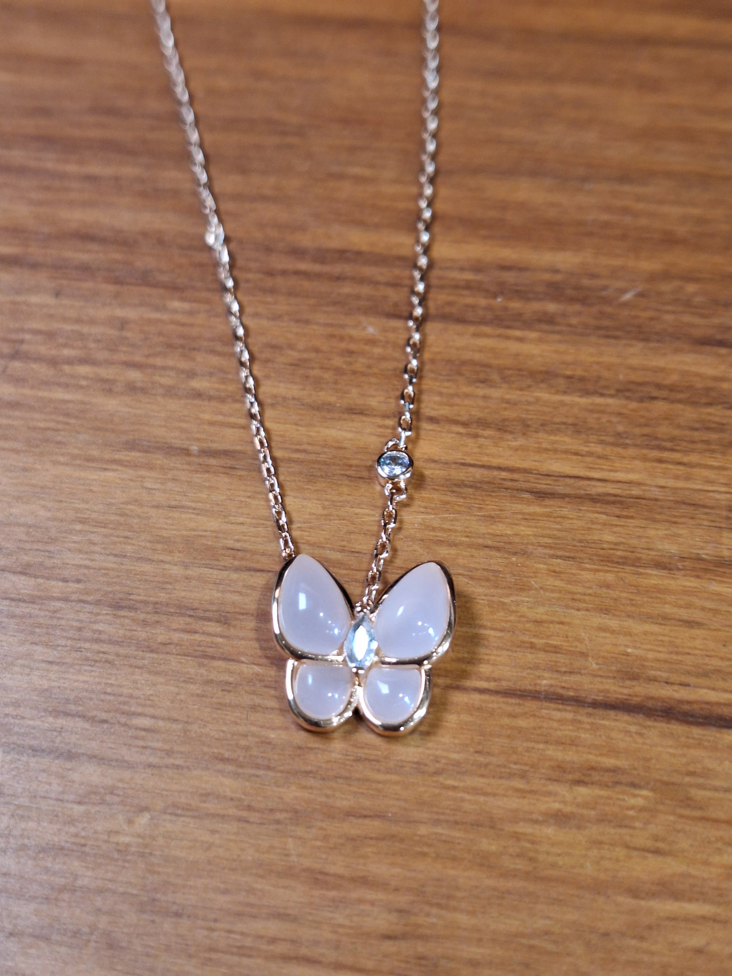 ROSE QUARTZ BUTTERFLY NECKLACE ON ROSE GOLD CHAIN